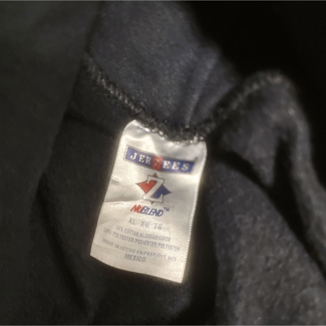 JERZEES(ジャージーズ)のJERZEES　スウェットパーカー　裏起毛　ブラック　プリント　ロゴ　USA古着 メンズのトップス(パーカー)の商品写真