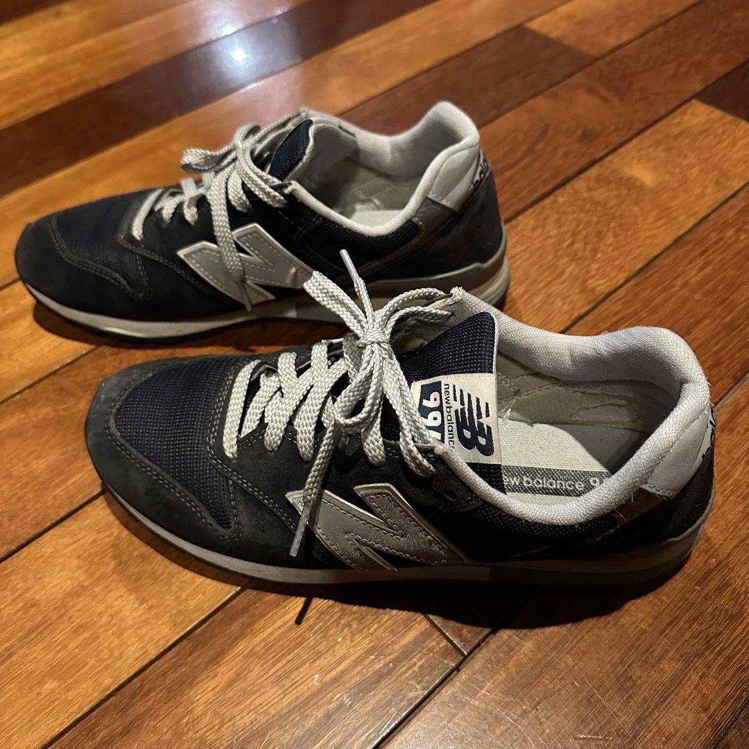 996（New Balance）(キュウキュウロク)のニューバランス　スニーカー　996 ネイビー　26.5センチ メンズの靴/シューズ(スニーカー)の商品写真