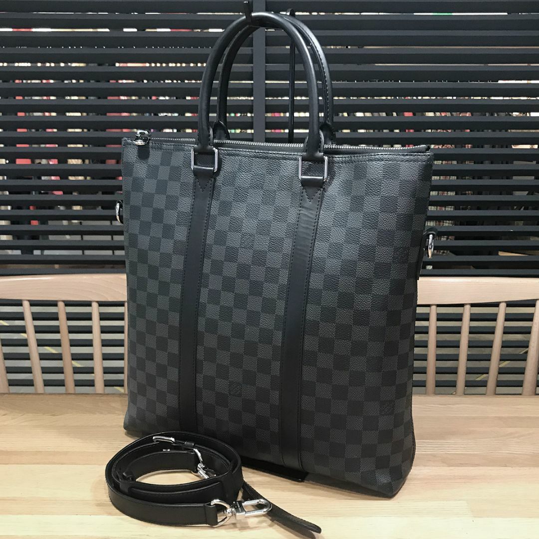 LOUIS VUITTON(ルイヴィトン)の良品 ルイヴィトン ダミエグラフィット アントントート 2WAYトートバッグ 黒 メンズのバッグ(トートバッグ)の商品写真