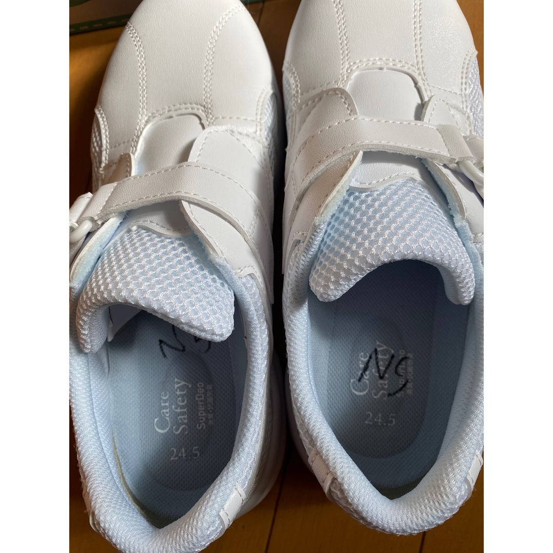 ミドリ安全(ミドリアンゼン)のミドリ安全 軽量メディカル作業靴 CSS-01N 24.5 CSS-01N-W- レディースの靴/シューズ(その他)の商品写真