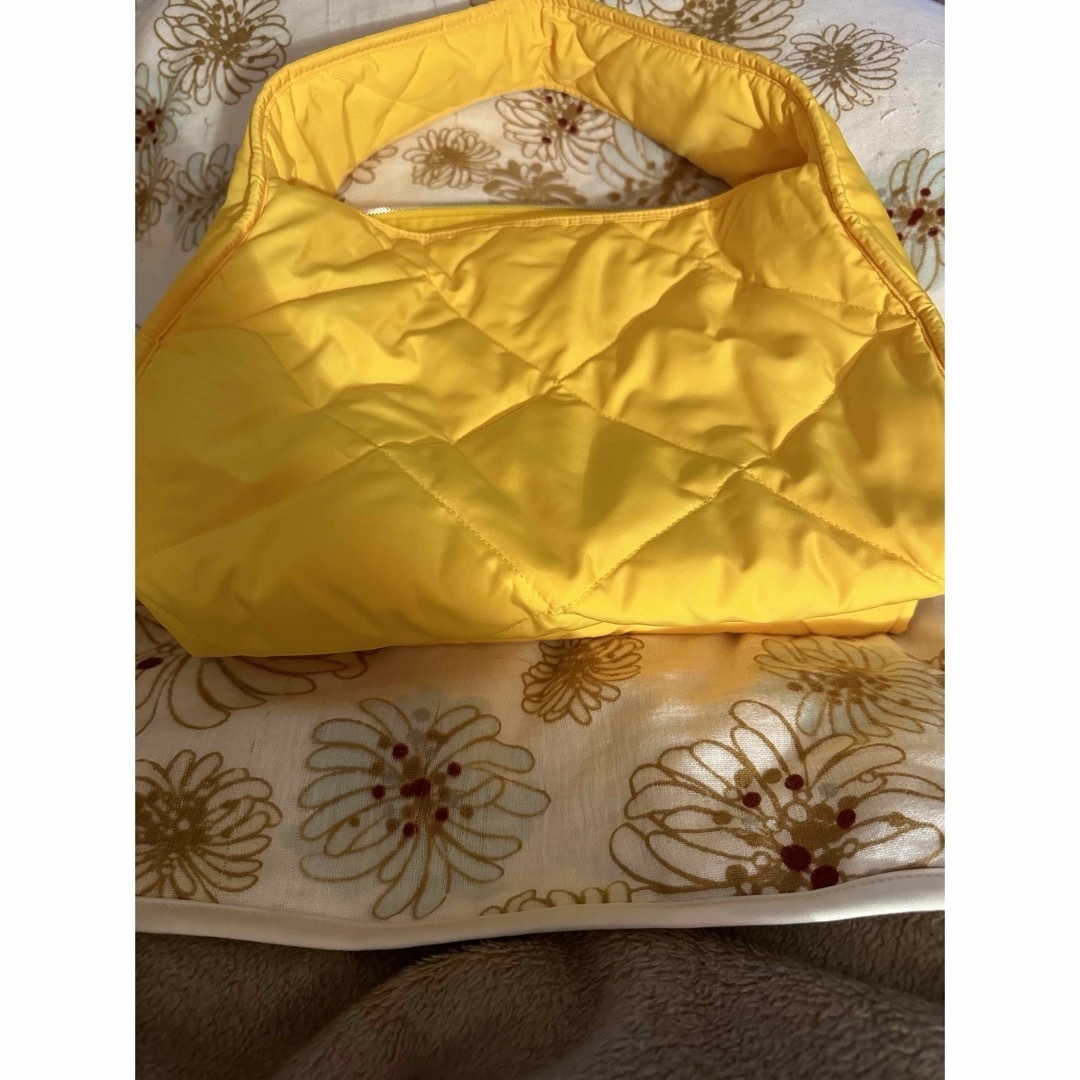 COS(コス)のヒカル様専用　COS コス ダイアモンド キルティング ハンド バッグ　イエロー レディースのバッグ(ショルダーバッグ)の商品写真