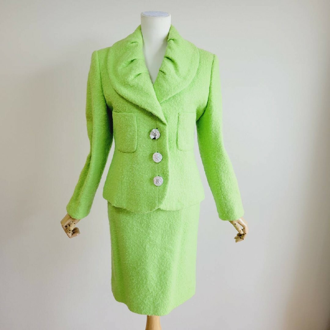 René(ルネ)の【未使用品】ルネ　アルパカ混　スカート　スーツ　セットアップ　黄緑 レディースのフォーマル/ドレス(スーツ)の商品写真