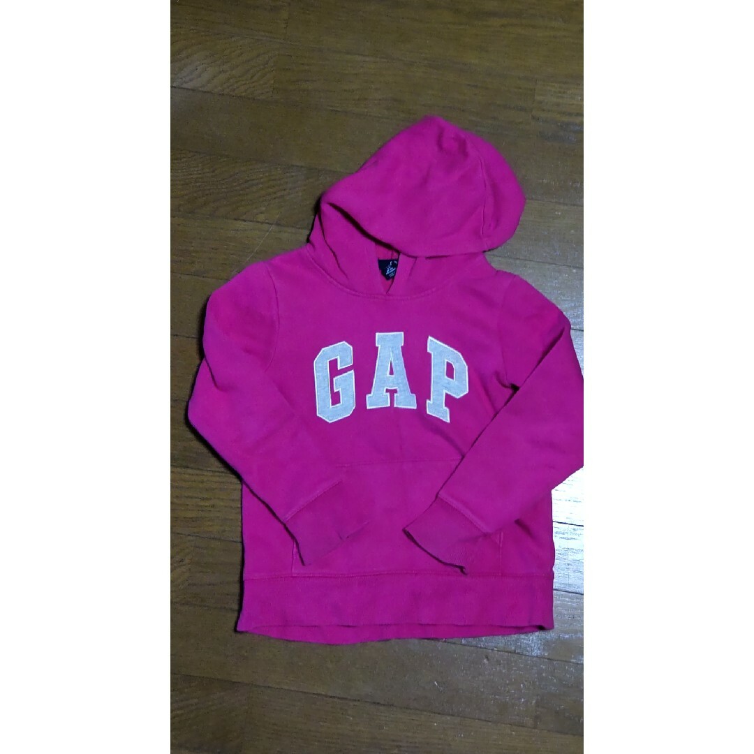 GAP Kids(ギャップキッズ)のGAP キッズ パーカー ピンク 120 キッズ/ベビー/マタニティのキッズ服女の子用(90cm~)(ジャケット/上着)の商品写真