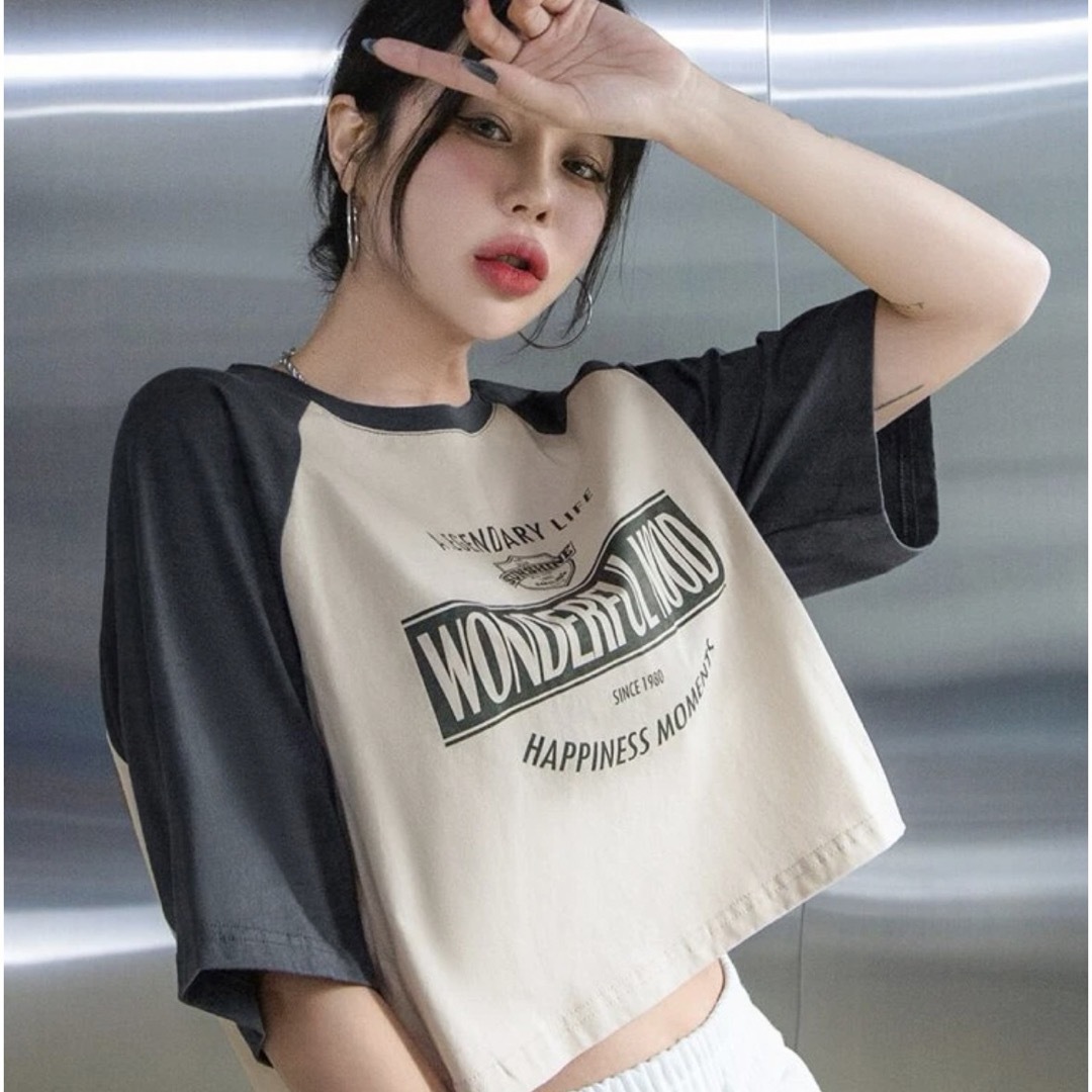 SHEIN シーイン　DAZY ラグランスリーブ　クロップドシャツ　トップス レディースのトップス(Tシャツ(半袖/袖なし))の商品写真