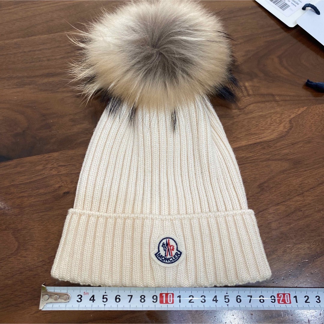 MONCLER(モンクレール)のMONCLER モンクレール　ニット帽 キッズL アイボリー　美品　ポンポン キッズ/ベビー/マタニティのこども用ファッション小物(帽子)の商品写真