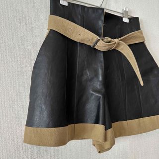 マルタンマルジェラ(Maison Martin Margiela)のMaison Margiela 1マルジェラレザー切り替えショートパンツ(ショートパンツ)