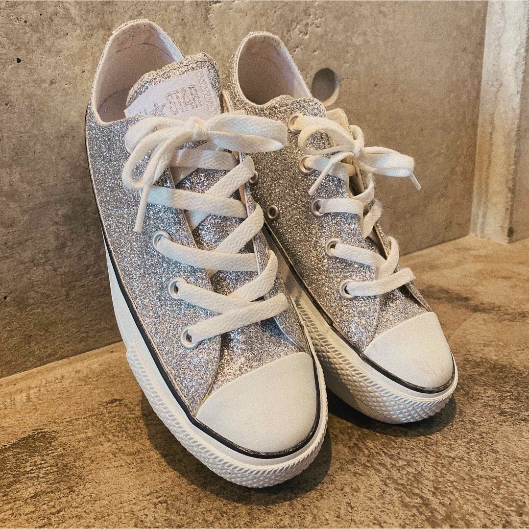 CONVERSE(コンバース)のCONVERSE コンバース オールスター　シルバー　グリッター レディースの靴/シューズ(スニーカー)の商品写真