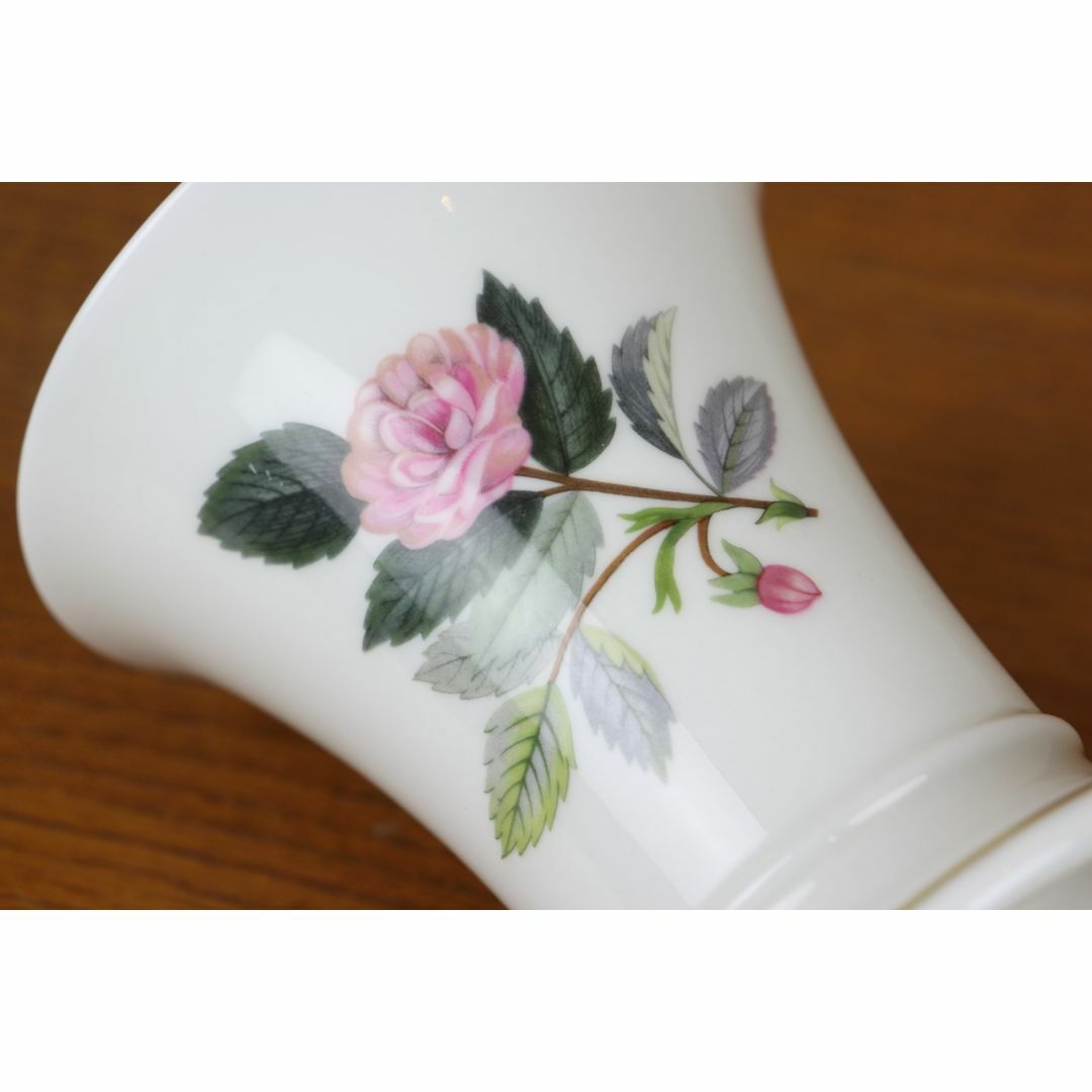 WEDGWOOD(ウェッジウッド)のウェッジウッド　ハザウェイローズ　花瓶　フラワーベース　薔薇　ヴィンテージ インテリア/住まい/日用品のインテリア小物(花瓶)の商品写真