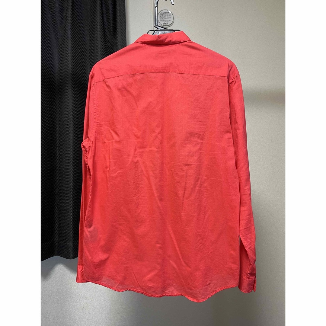 H&M(エイチアンドエム)のH&M ドレスシャツ 長袖シャツ 赤 レッド JapanサイズM〜L程度 メンズのトップス(シャツ)の商品写真
