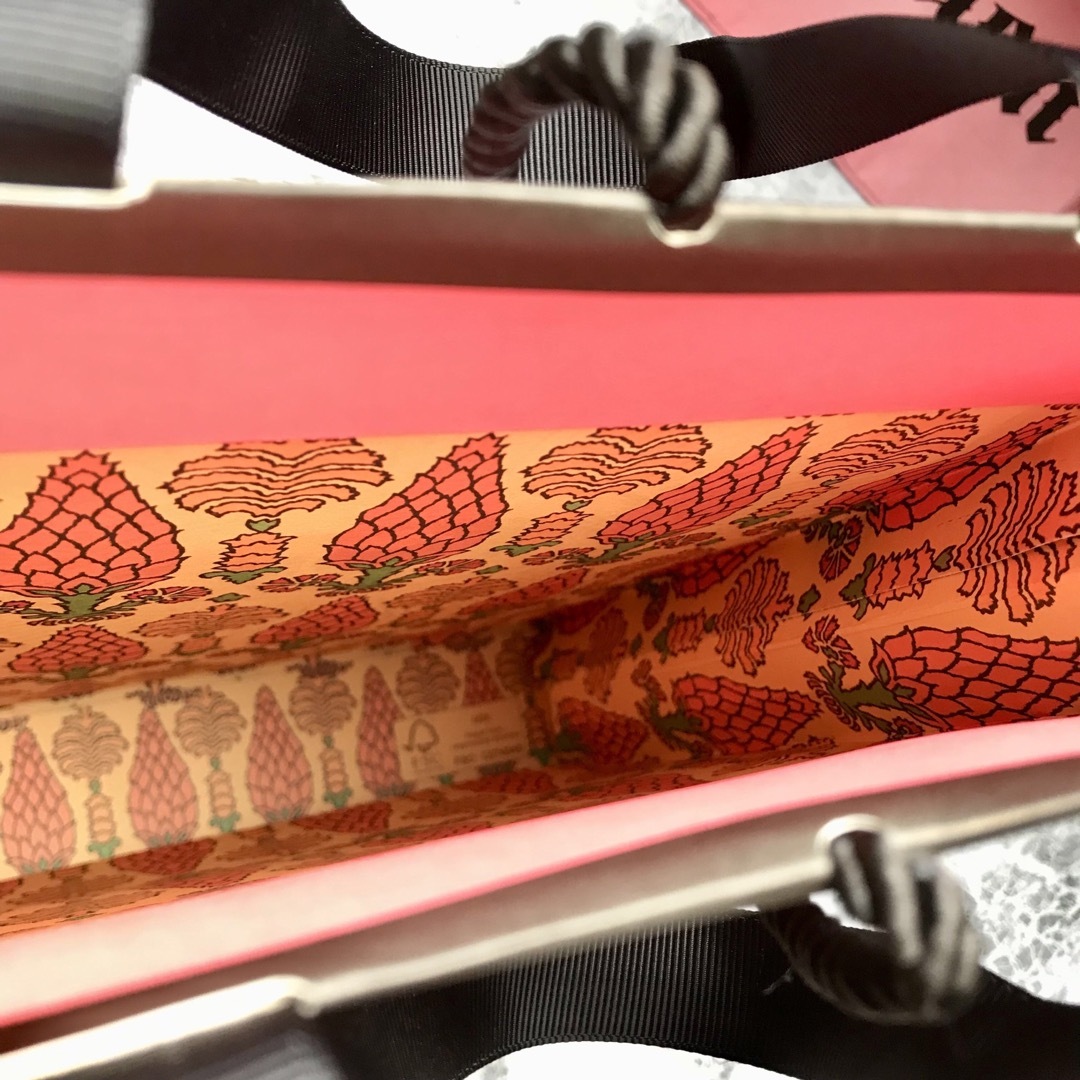 Gucci(グッチ)の【海外限定】GUCCI トートバッグ　ノベルティ　非売品　エコバッグ　セット レディースのバッグ(トートバッグ)の商品写真