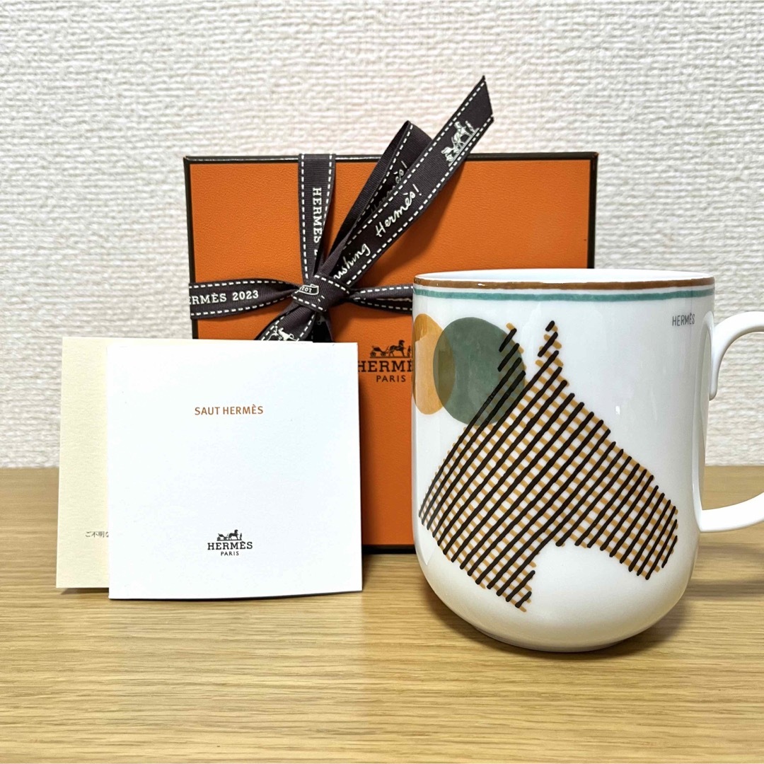 Hermes(エルメス)の専用【新品　ギフト包装】エルメス　マグカップ　シュバル　最新作　ソー・エルメス インテリア/住まい/日用品のキッチン/食器(食器)の商品写真