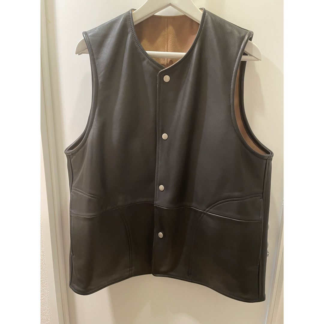 7x7(セブンバイセブン)のsevenbyseven  REVERSIBLE LEATHER VEST メンズのトップス(ベスト)の商品写真