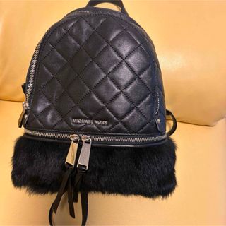 マイケルコース(Michael Kors)のMICHEAL KORS  BLACK  リュック  ファー付き(リュック/バックパック)