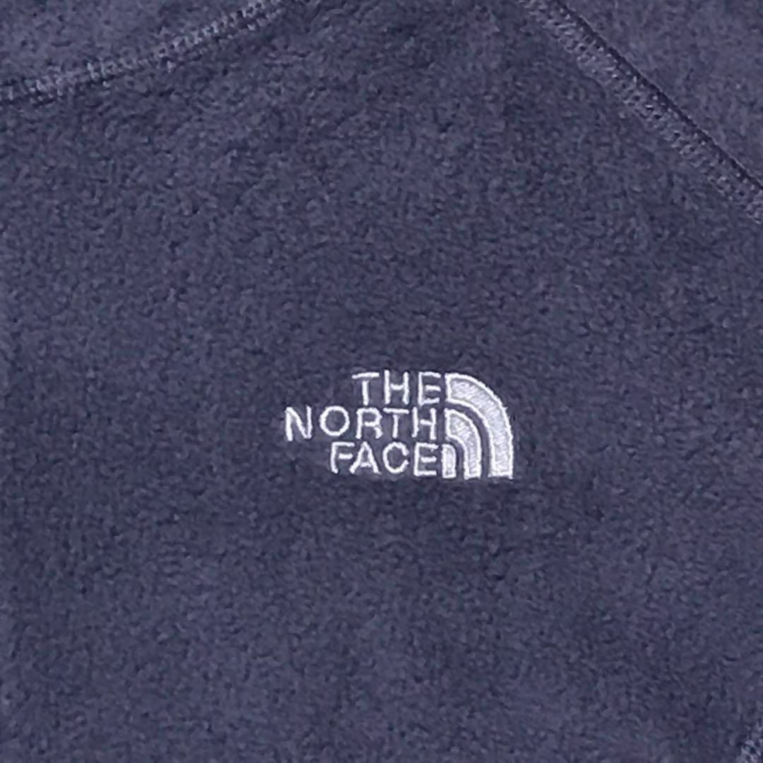 THE NORTH FACE(ザノースフェイス)の【人気定番】ノースフェイス 銀色刺繍ロゴ入りフリース あったか グレーK695 レディースのトップス(その他)の商品写真