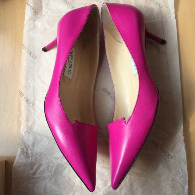 JIMMY CHOO(ジミーチュウ)のジミーチュウ パンプス ピンク サイズ39 レディースの靴/シューズ(ハイヒール/パンプス)の商品写真
