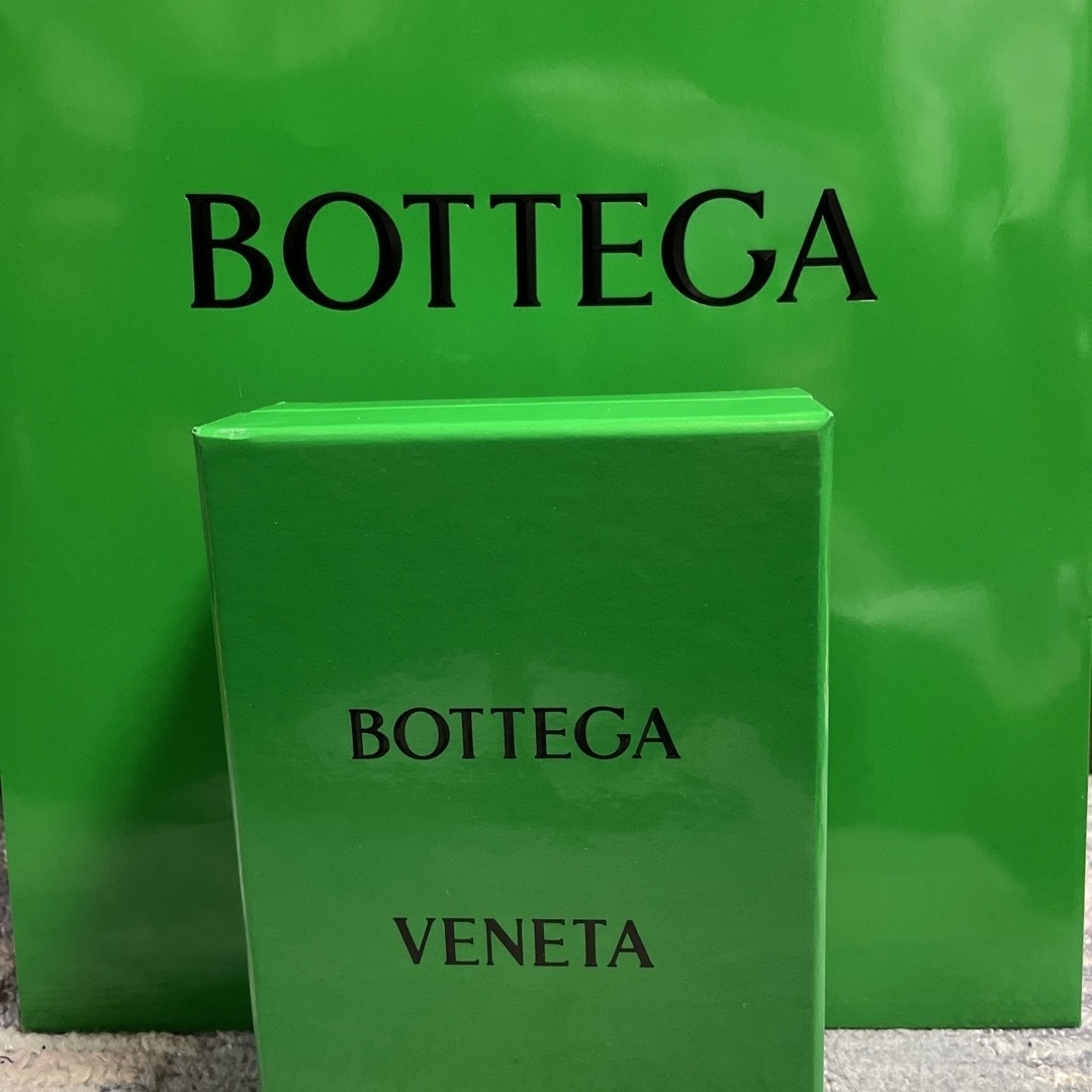 Bottega Veneta(ボッテガヴェネタ)のボッテガ　紙袋　箱 レディースのバッグ(ショップ袋)の商品写真