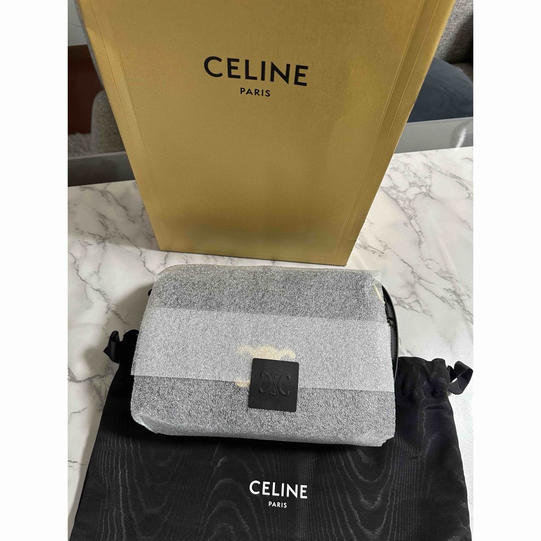 celine(セリーヌ)のCELINE♡トリオンフ♡新品未使用品♡正規品 レディースのバッグ(ショルダーバッグ)の商品写真