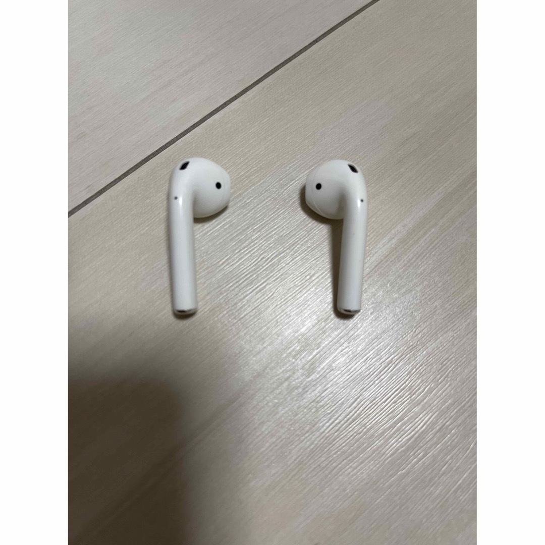 Apple(アップル)のApple AirPods 第1世代 スマホ/家電/カメラのオーディオ機器(ヘッドフォン/イヤフォン)の商品写真