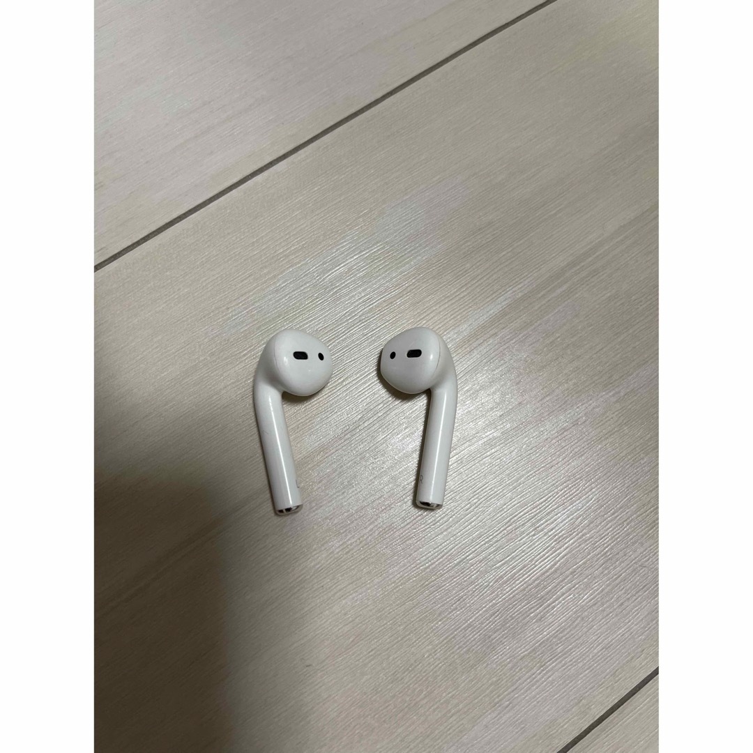 Apple(アップル)のApple AirPods 第1世代 スマホ/家電/カメラのオーディオ機器(ヘッドフォン/イヤフォン)の商品写真