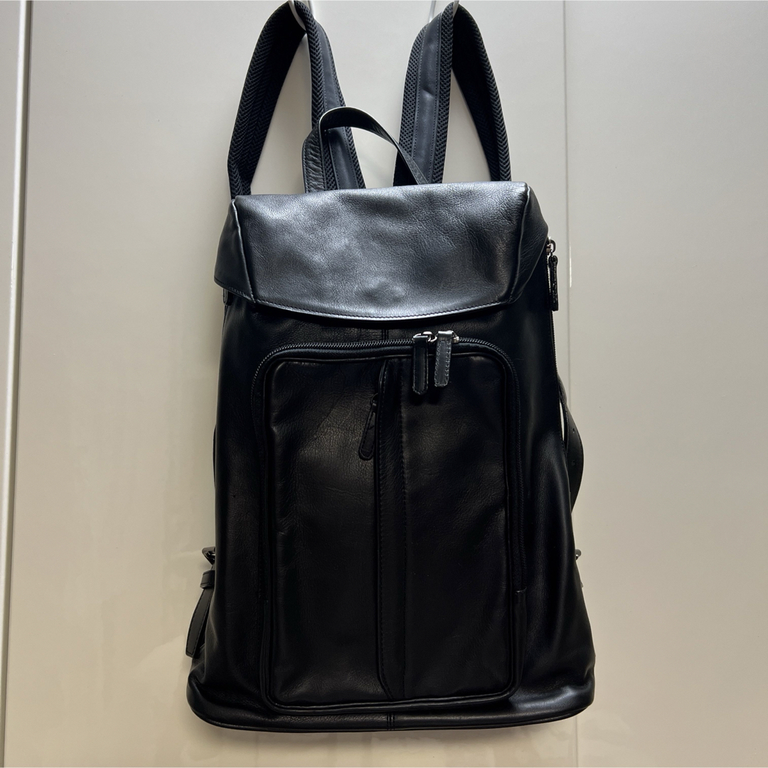 【本革】ブラック真っ黒リュック レディースのバッグ(リュック/バックパック)の商品写真