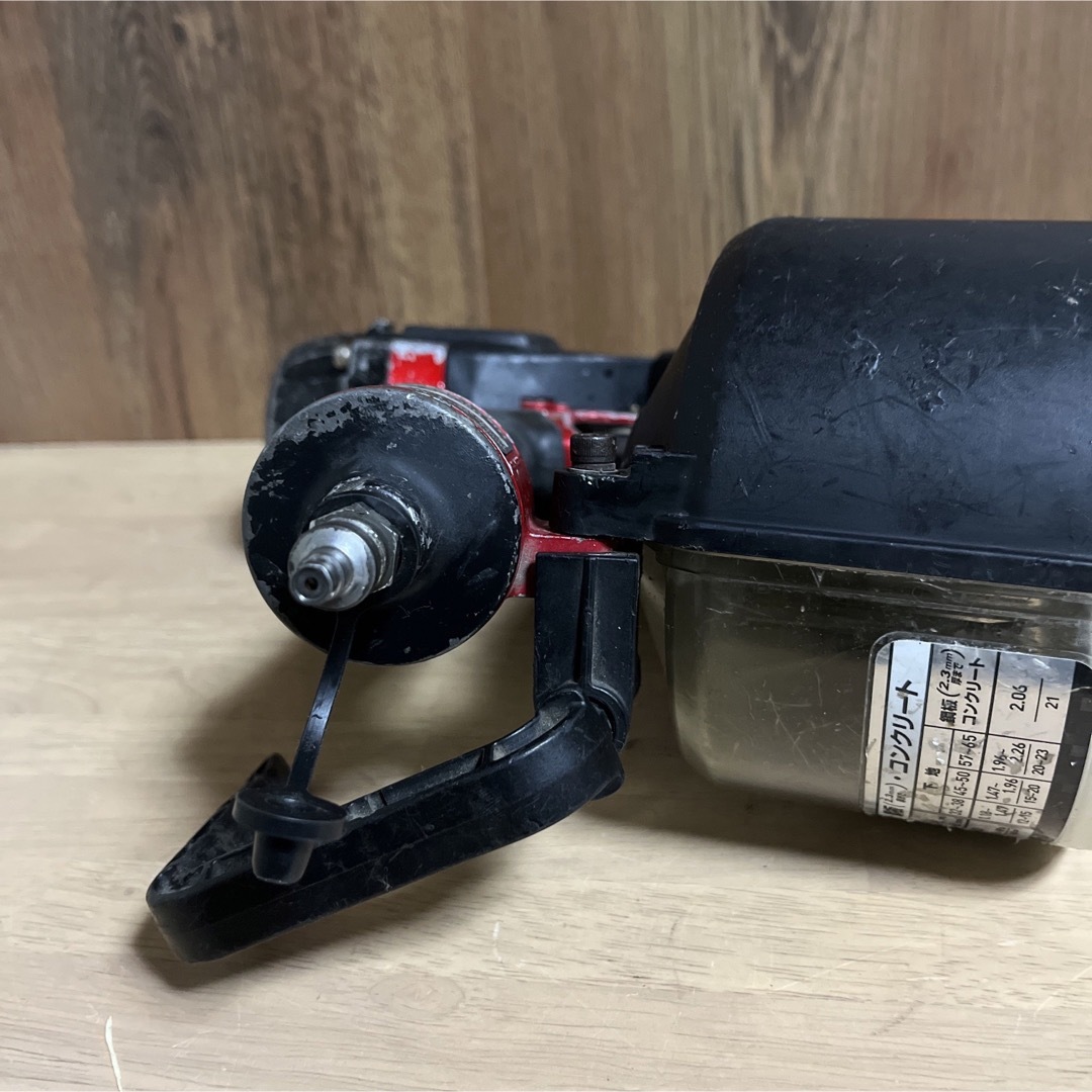 Makita - マキタ高圧エア釘打ち機 65㎜完動品の通販 by s48|マキタ