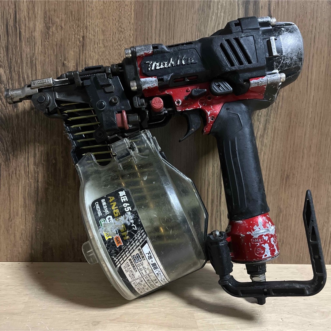 Makita - マキタ高圧エア釘打ち機 65㎜完動品の通販 by s48|マキタ