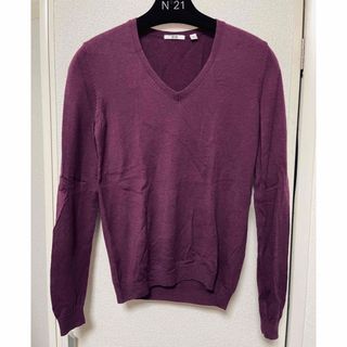 ユニクロ(UNIQLO)の美品　状態考慮　ユニクロ　UNIQLO 毛100％ セーター　ニット　紫(ニット/セーター)