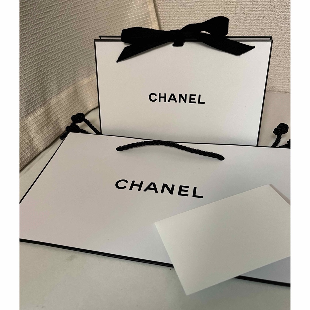 CHANEL(シャネル)のCHANEL コンパクト　ミラー➕ホリデー限定ボックス レディースのファッション小物(ミラー)の商品写真