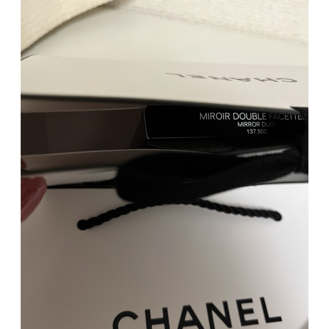 CHANEL(シャネル)のCHANEL コンパクト　ミラー➕ホリデー限定ボックス レディースのファッション小物(ミラー)の商品写真