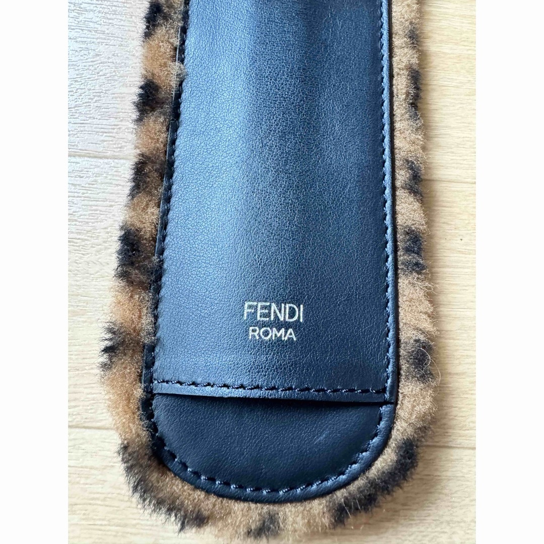 FENDI ストラップスルー ファー バッグ用 ショルダーパッド AN2655