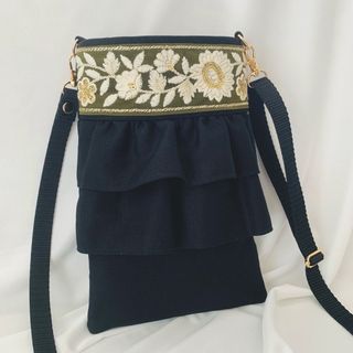 ハンドメイド　ショルダーバッグ　インド刺繍リボン　スマホポシェット　サコッシュ(バッグ)