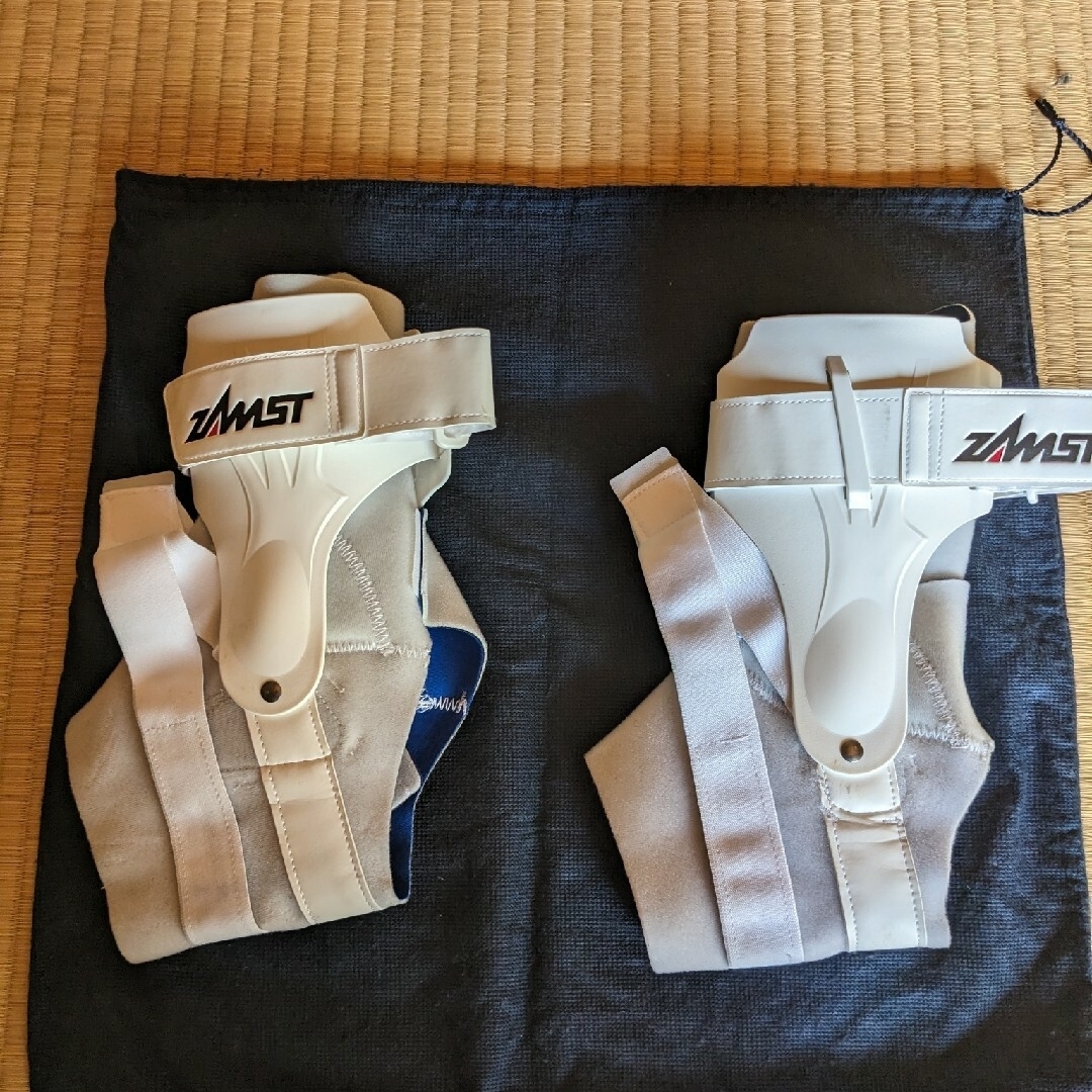 ZAMST(ザムスト)のザムストA2-DX左右足首用サポーター  XLサイズ白色 スポーツ/アウトドアのトレーニング/エクササイズ(トレーニング用品)の商品写真