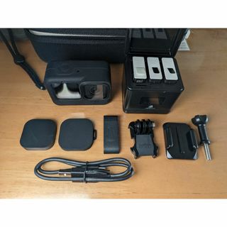 ゴープロ(GoPro)のGoPro HERO11 BLACK CHDHX-111-FW+バッテリー他(ビデオカメラ)