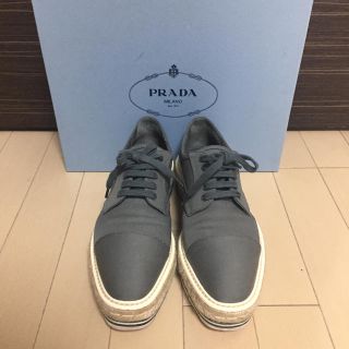 プラダ(PRADA)の値下げしました‼︎PRADA プラダ 大人気 レースアップシューズ グレー385(ローファー/革靴)