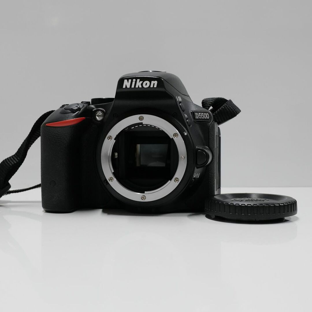 Nikon D5500 ボディ USED超美品 APS-C デジタル一眼 本体+バッテリー SHOT数極少1436回 DX 完動品 中古 CE3342  | フリマアプリ ラクマ