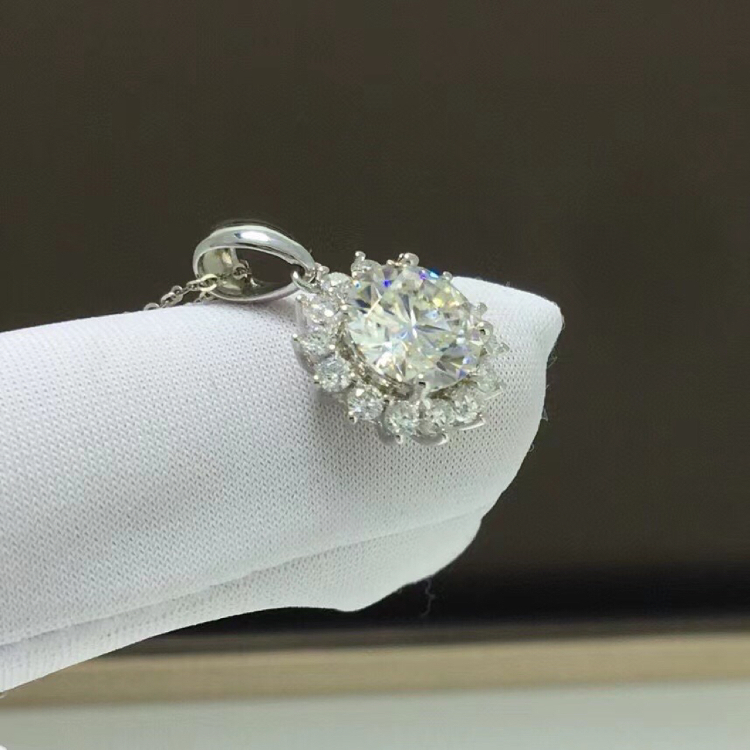 newカラー】2.0ct ハートモアサナイト ネックレス k18の通販 by Rui