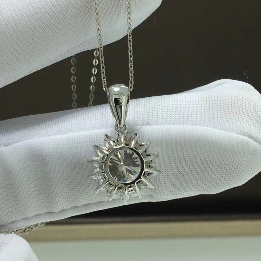 newカラー】2.0ct ハートモアサナイト ネックレス k18の通販 by Rui