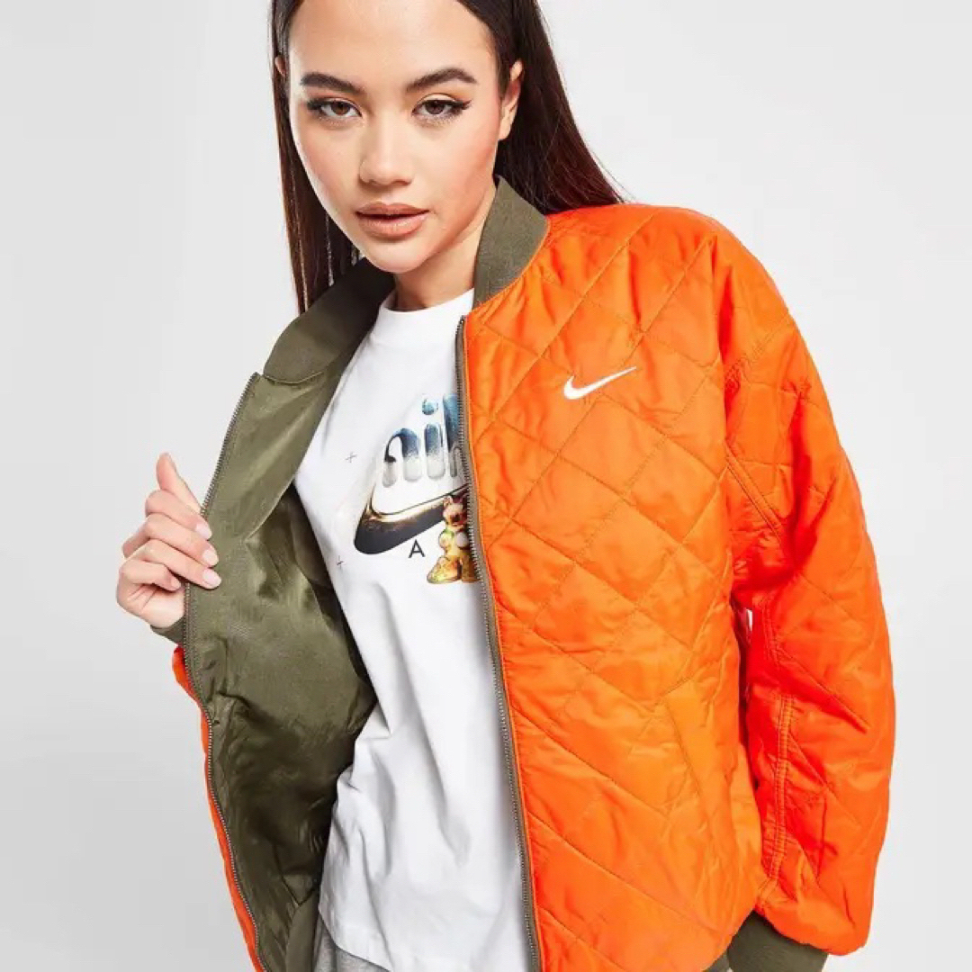 NIKE(ナイキ)のM 新品 ナイキ リバーシブル バーシティ ボンバージャケット ブルゾン   レディースのジャケット/アウター(ブルゾン)の商品写真