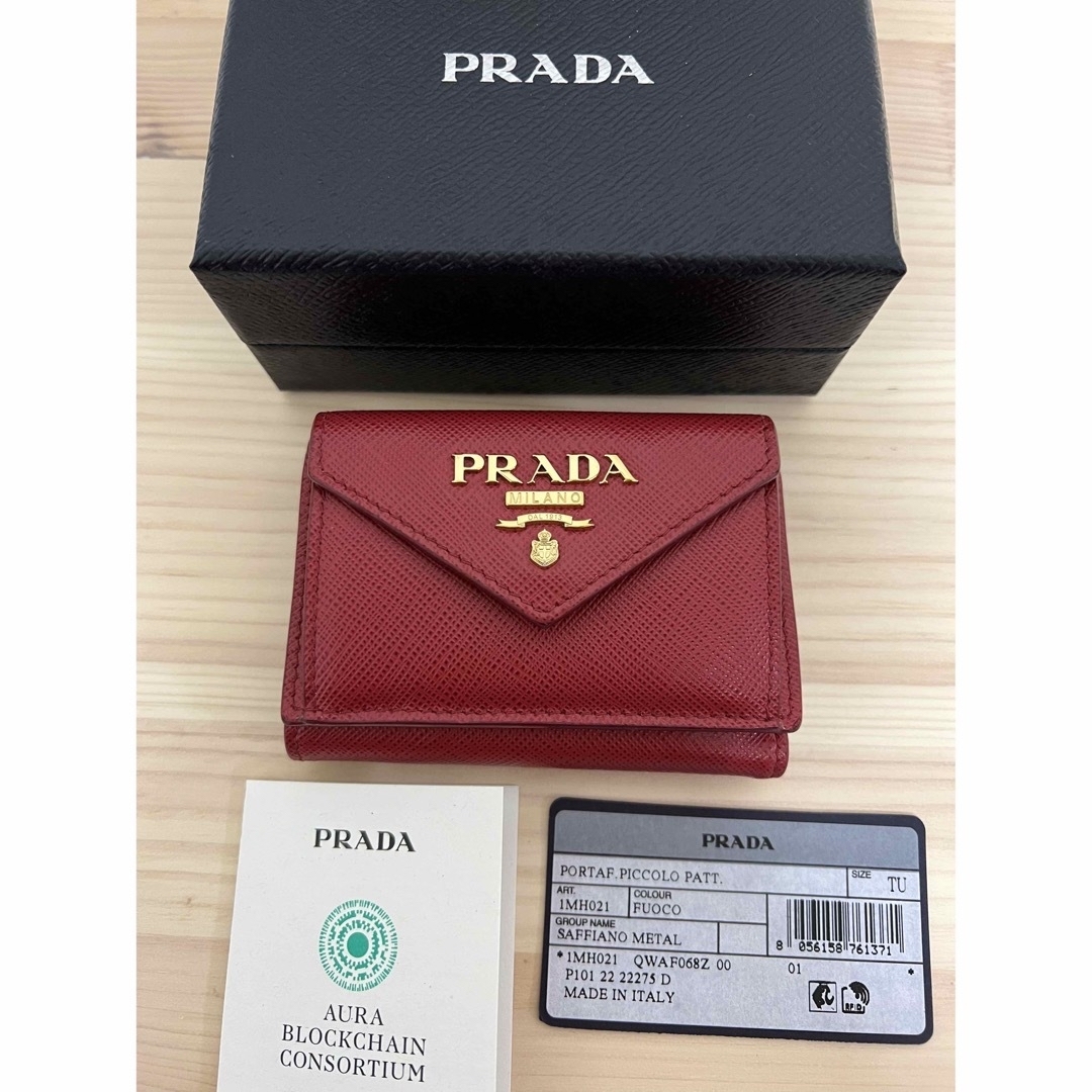 仕様開閉種別PRADA プラダ 三つ折財布 レター型 財布 サフィアーノ