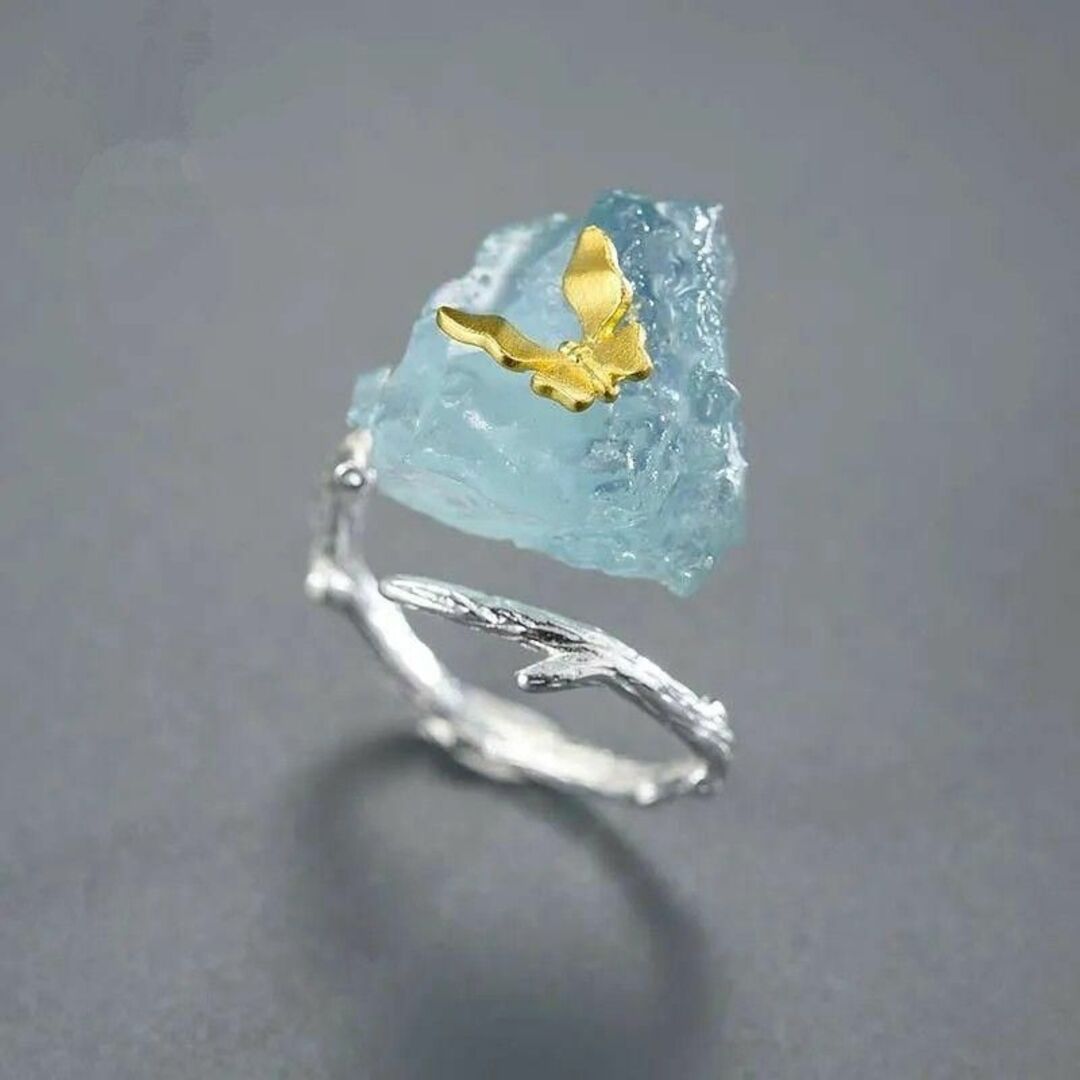 【金運、不死】天然ブルーアクアマリンの原石と金色の蝶をあしらえたS925リング② レディースのアクセサリー(リング(指輪))の商品写真