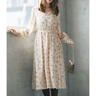 トッコ(tocco)の《tocco closet》フラワープリントハートネックシャーリングフレアワンピ(ロングワンピース/マキシワンピース)