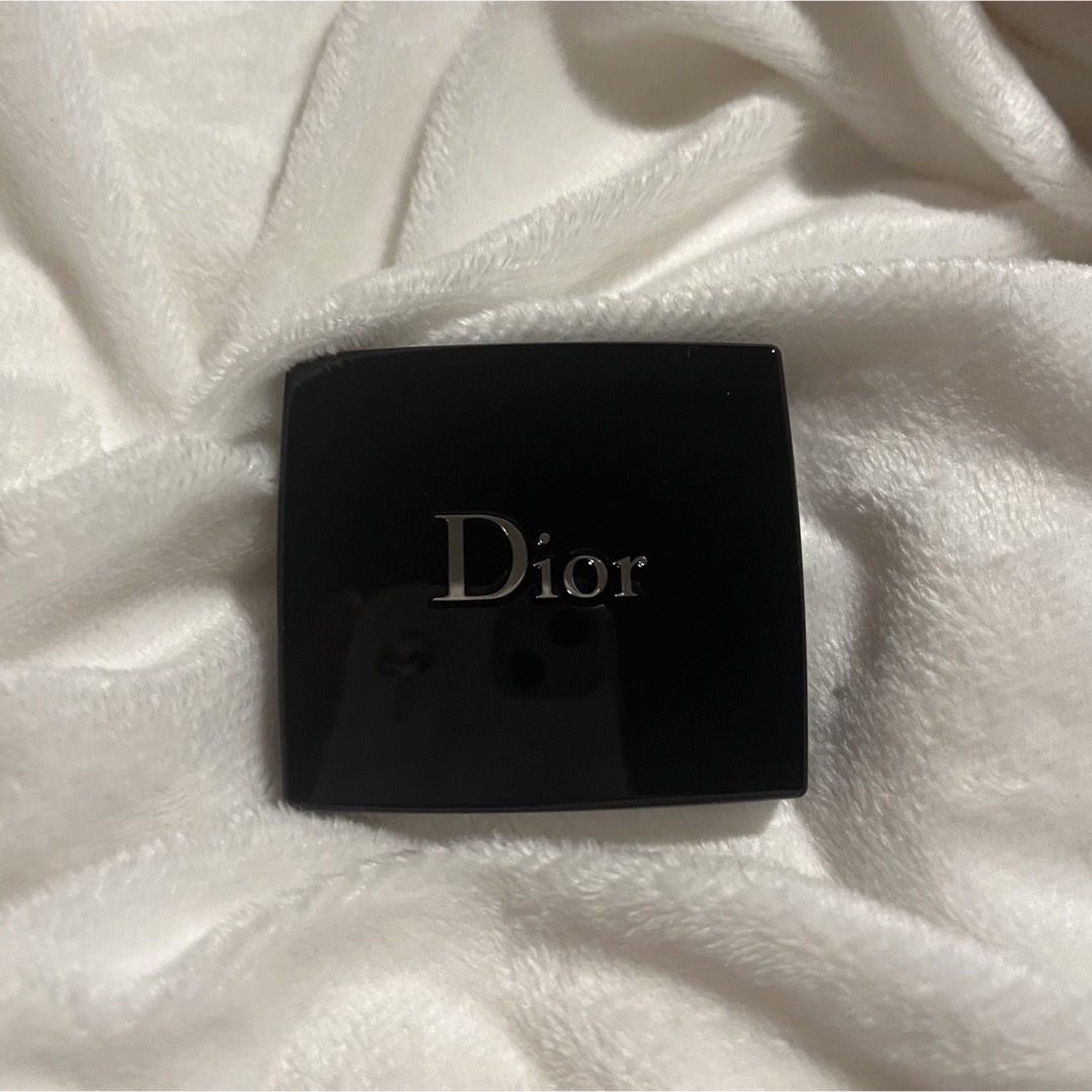 Dior(ディオール)のディオール　アイシャドウ　ホワイトラメ コスメ/美容のベースメイク/化粧品(アイシャドウ)の商品写真