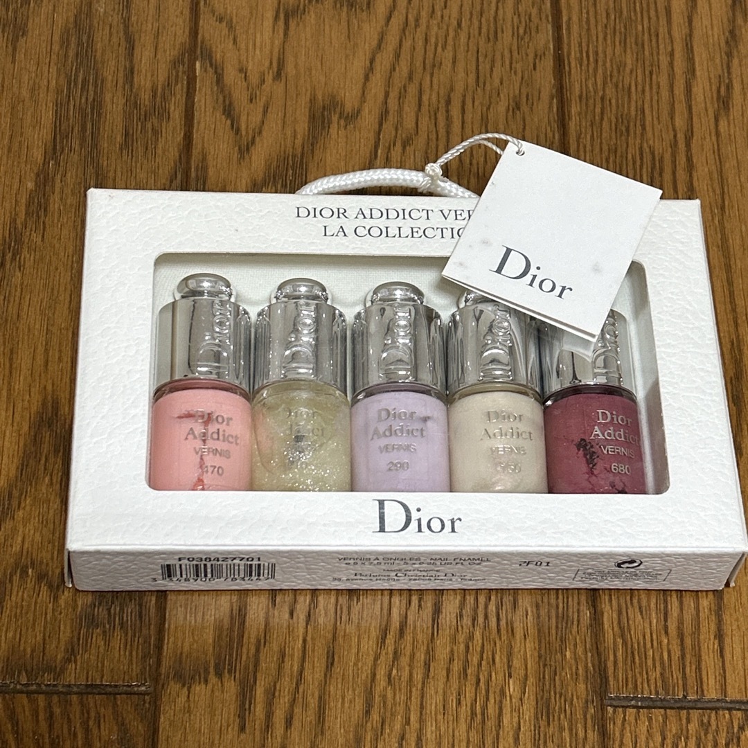 Dior(ディオール)のDior マニキュア 5本セット コスメ/美容のネイル(マニキュア)の商品写真