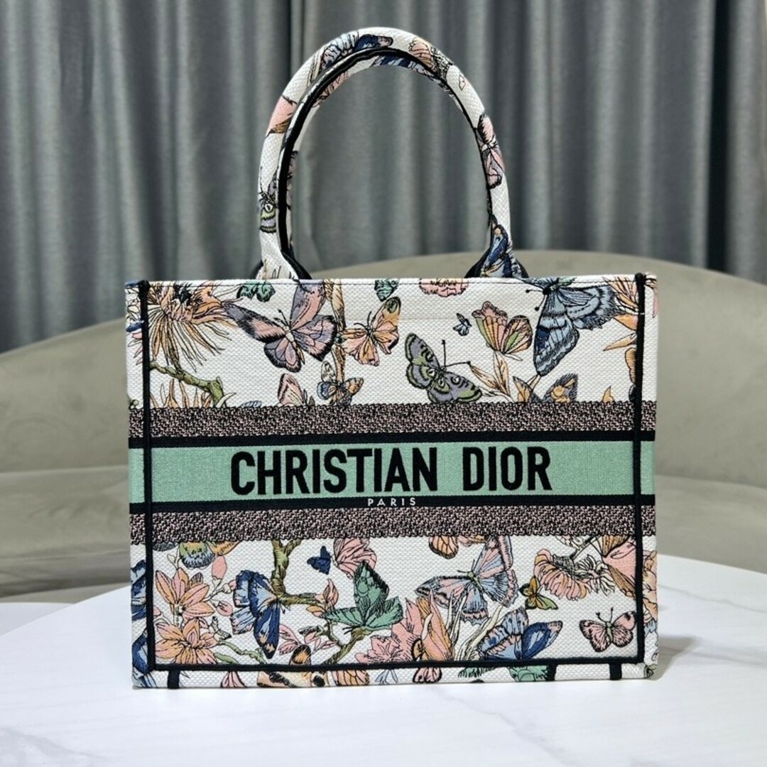 Christian Dior - DIOR BOOK TOTE バッグ ミディアムの通販 by ...