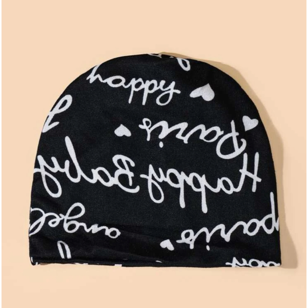 ZARA(ザラ)の英字 ビーニー ニット帽 帽子 レディース 黒 メンズ イニシャル レディースの帽子(ニット帽/ビーニー)の商品写真