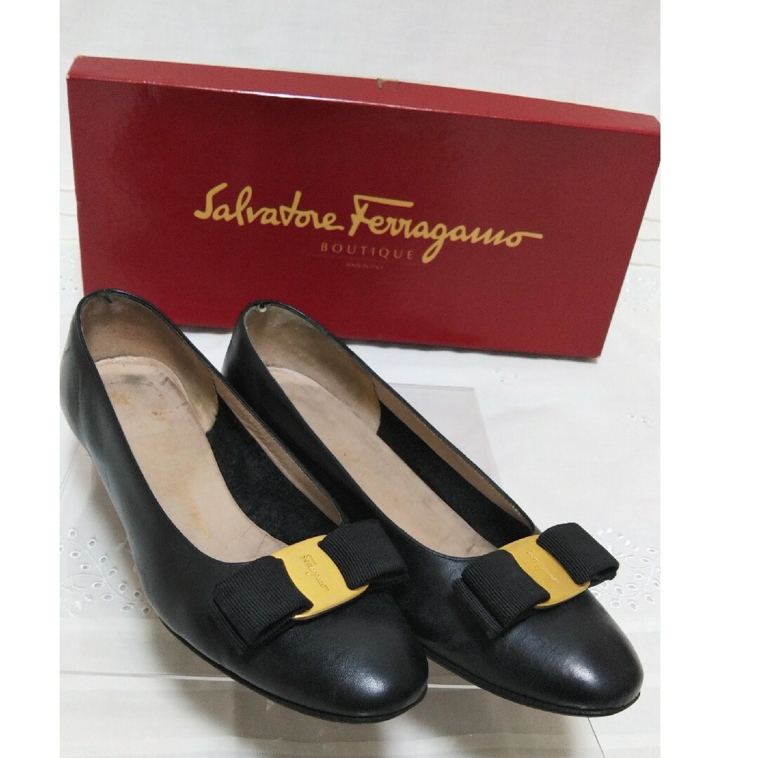 Salvatore Ferragamo(サルヴァトーレフェラガモ)の【リペア済】SalvatoreFerragamo リボンパンプス5C フェラガモ レディースの靴/シューズ(ハイヒール/パンプス)の商品写真