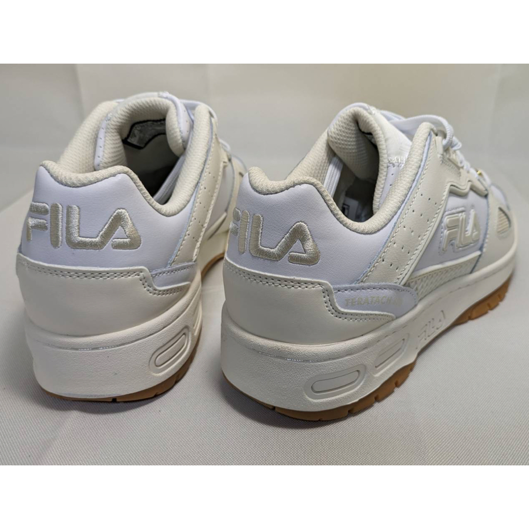 FILA(フィラ)のFILA スニーカー 海外品 新品未使用品 サイズ27㎝ メンズの靴/シューズ(スニーカー)の商品写真