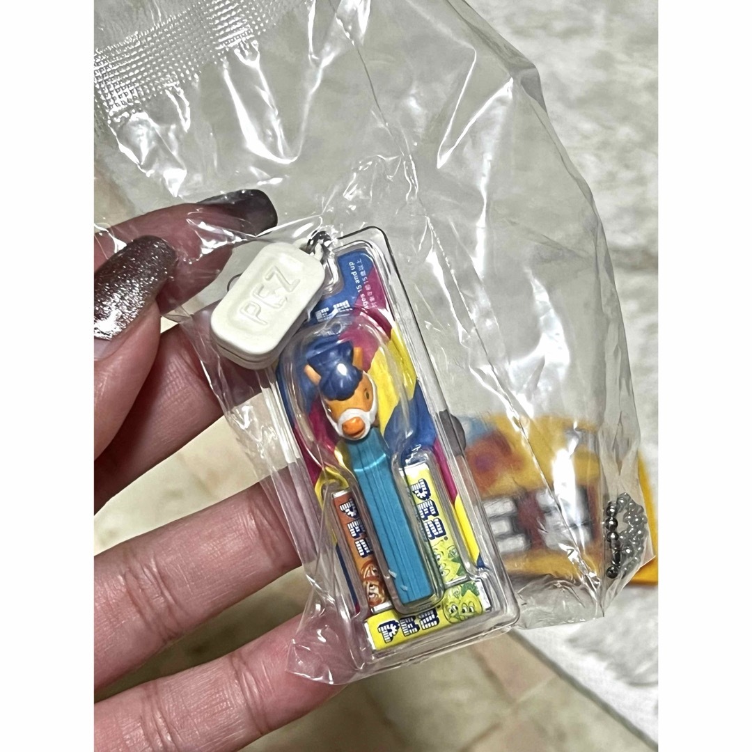 PEZ キーホルダー レディースのファッション小物(キーホルダー)の商品写真