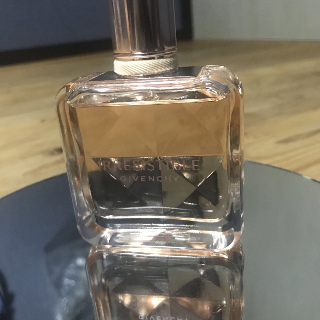 GIVENCHY(ジバンシィ)のGIVENCHY香水50ml コスメ/美容の香水(香水(女性用))の商品写真