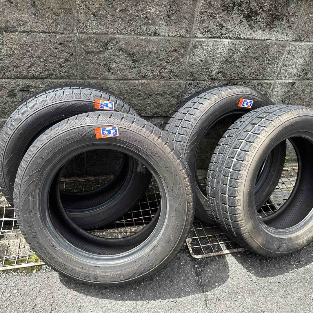TOYO製スタッドレスタイヤ あたらしく ホイール4本セット 225/60R/17 TOYO製スタッドレスタイヤ あたらしく ホイール4本セット 225/60R/17